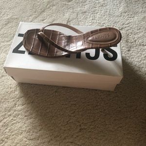 Women New Schulz Brown thong sandals Size 9 1/2
